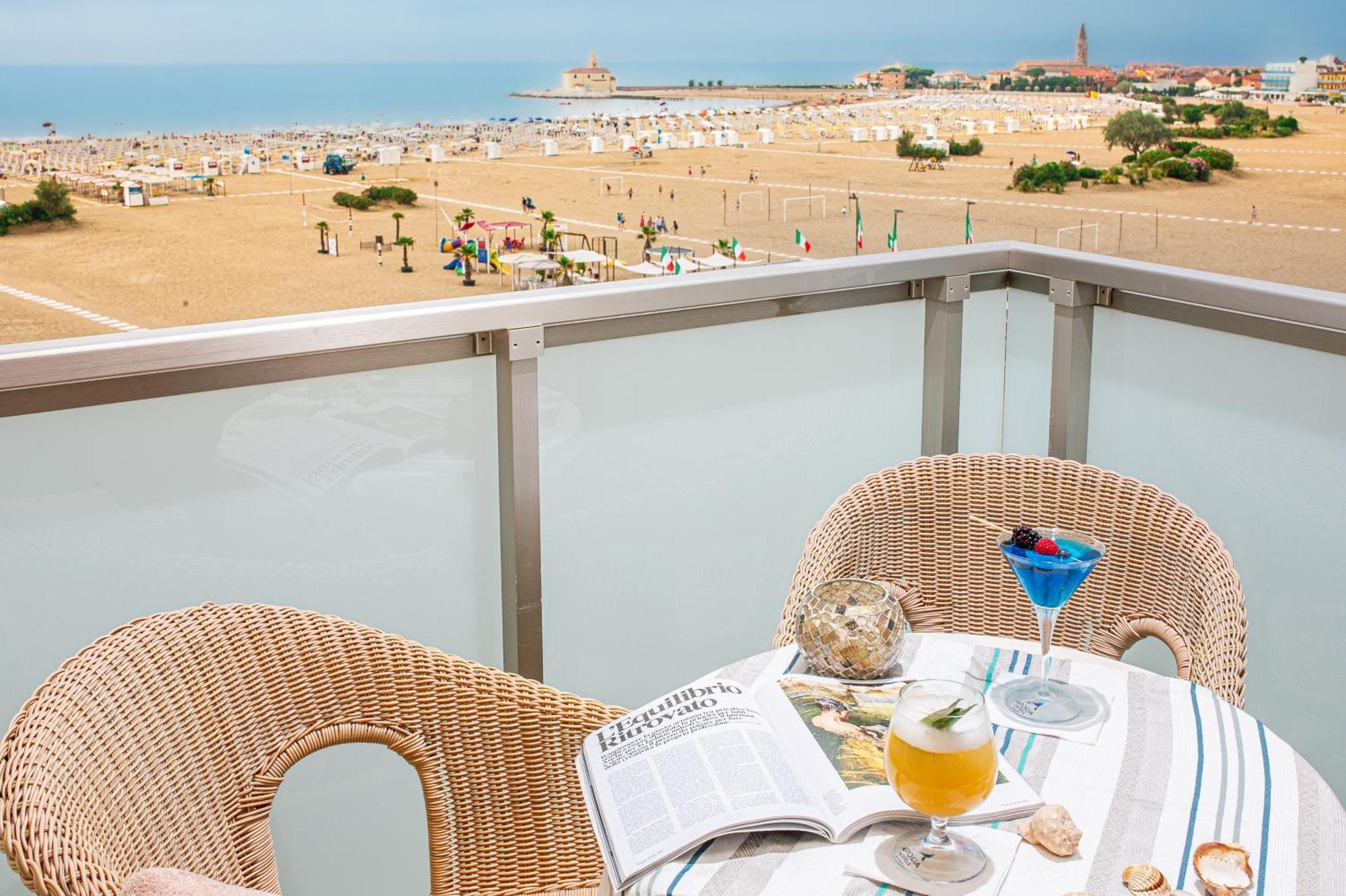 Hotel Karinzia Каорле Экстерьер фото