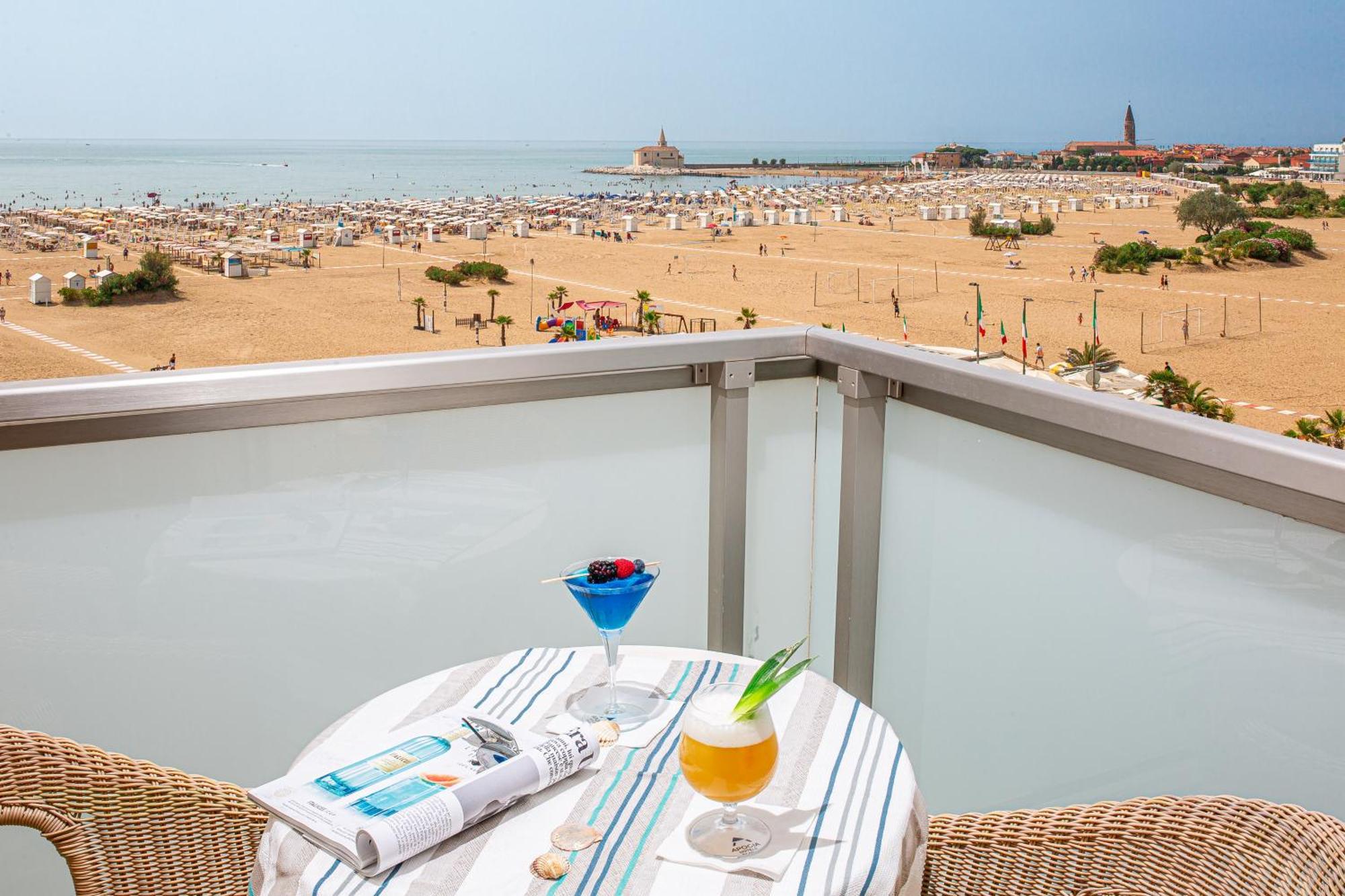 Hotel Karinzia Каорле Экстерьер фото